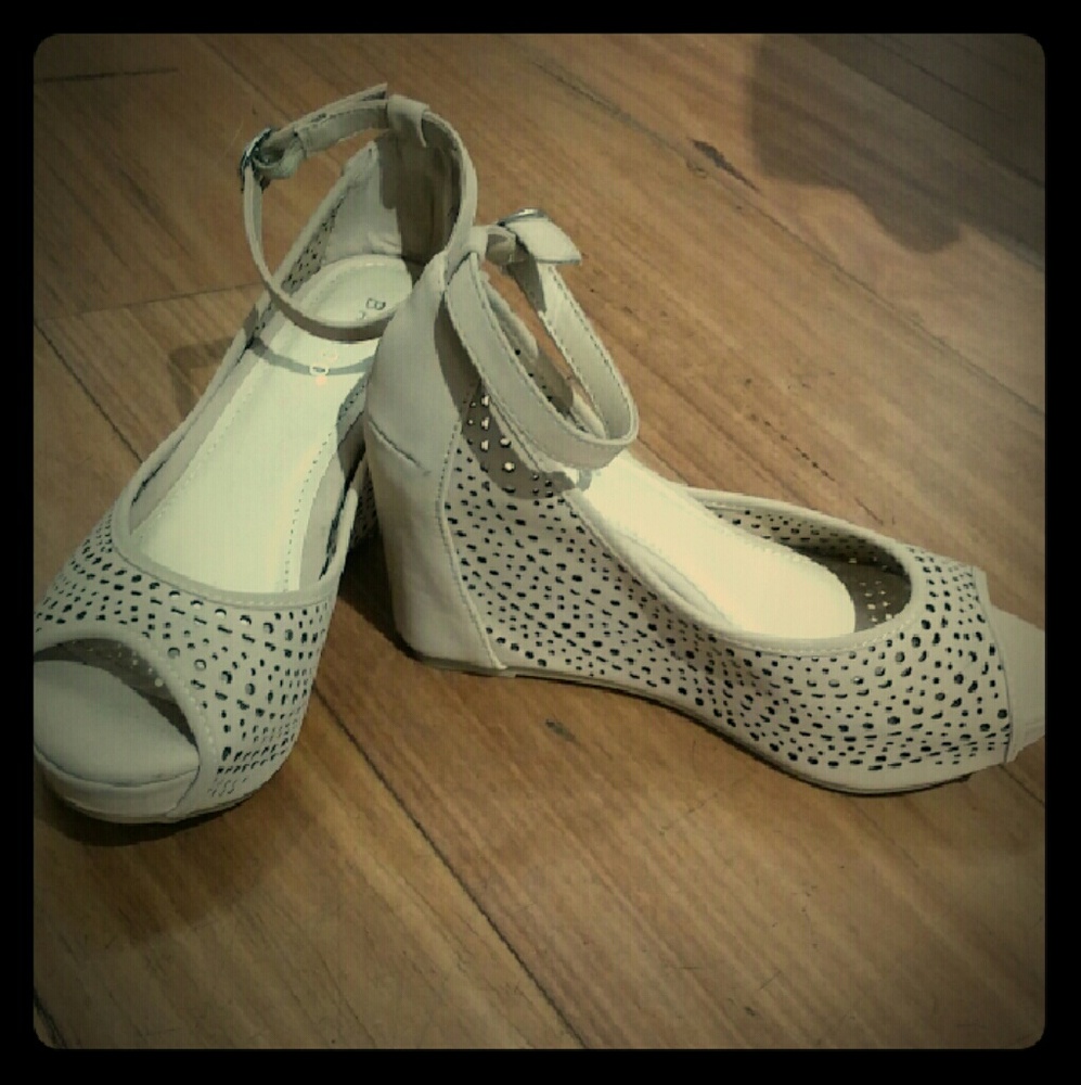 Super Comfortable !! Ankle Strap Wedges.