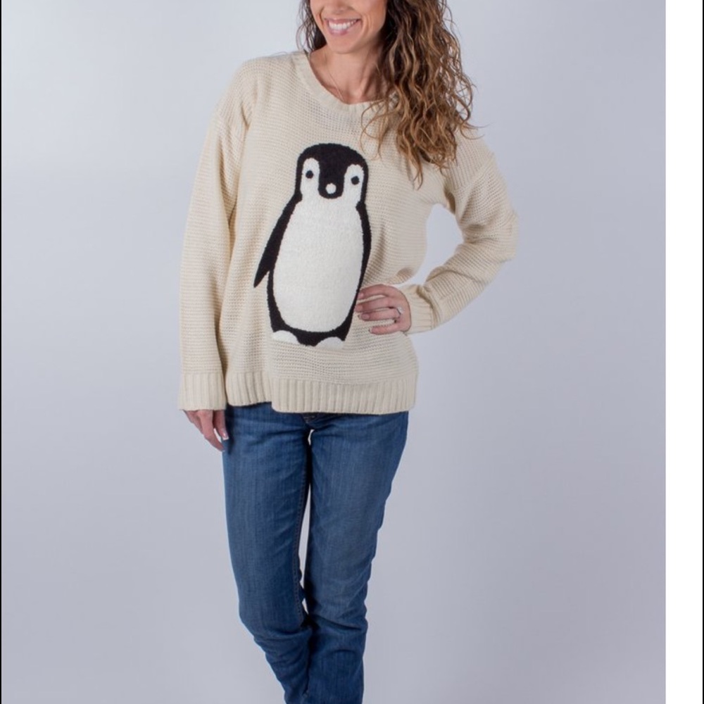 Adorable Penguin sweater! Off-white & so soft!