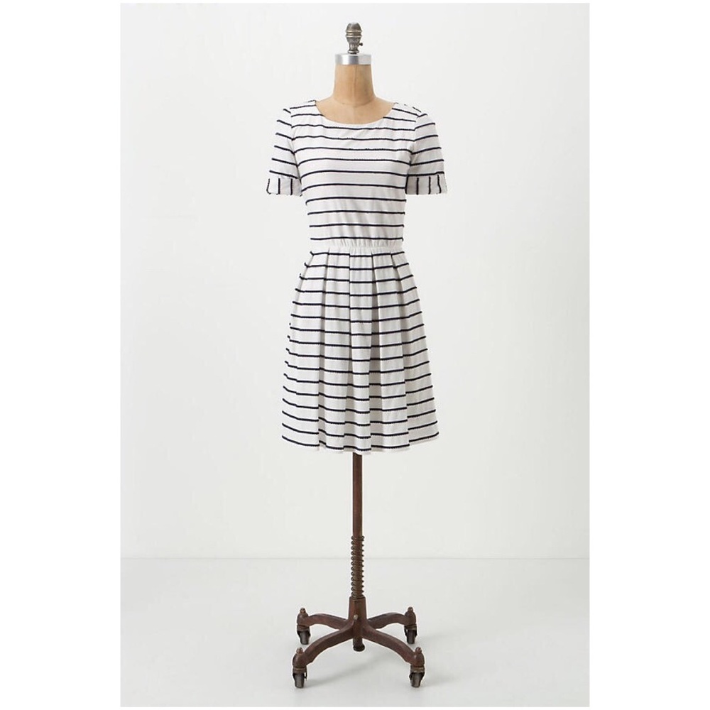 RARE Anthropologie Scalloped Stripes Dress size XS - Picture 4 of 4
