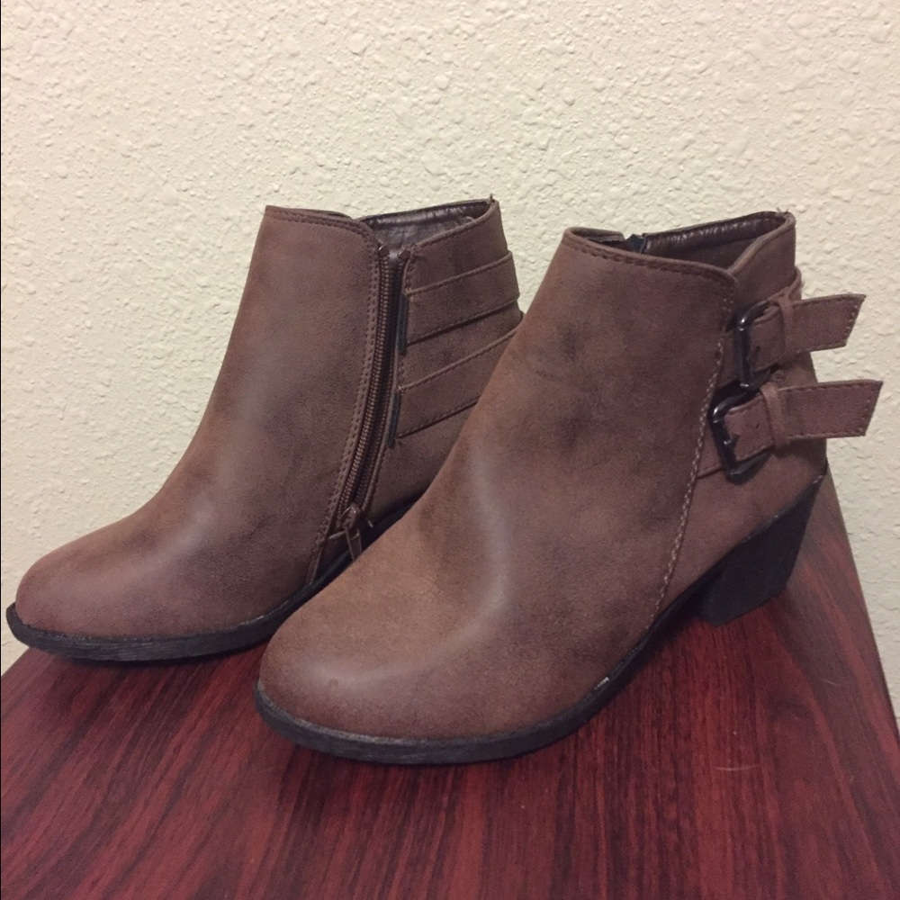 Very cute brown boots