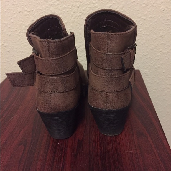 Very cute brown boots - Picture 3 of 6