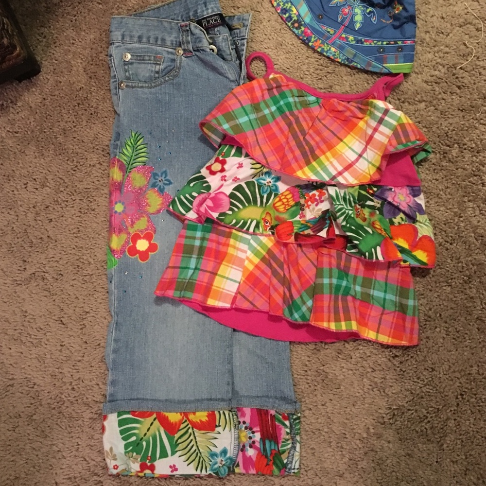 Matching Capri and tank set