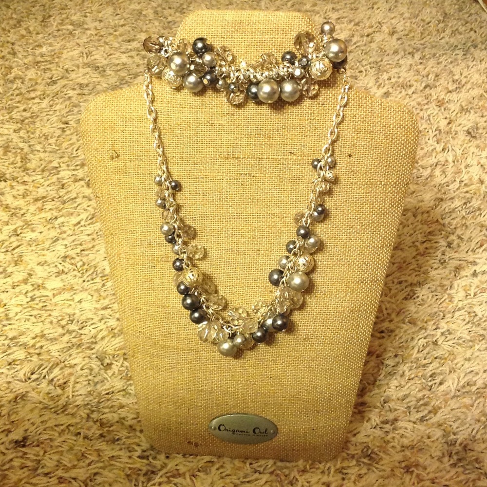 Premiere necklace and bracelet set - dark gray