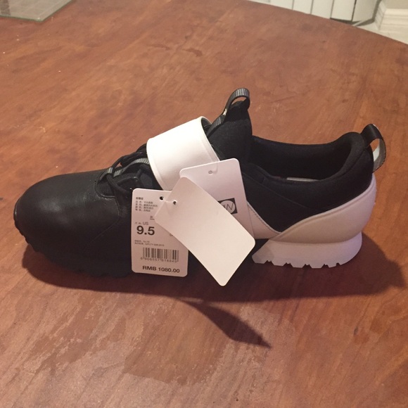 Jason Wu x Fila Black and white sneakers NWT - Picture 4 of 4