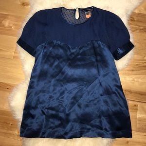 🎀French connection 🎀 size 2 navy silk top.