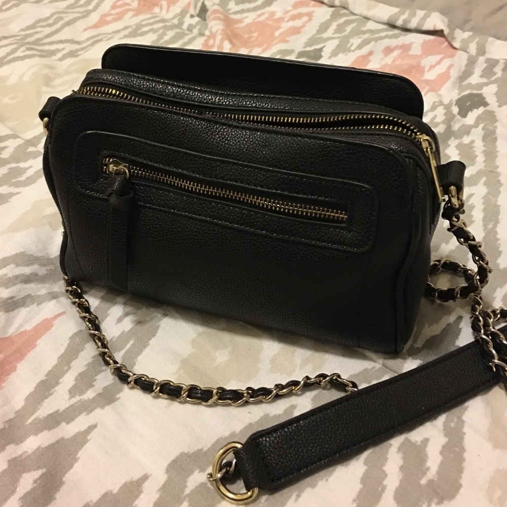 F21 Black Crossbody Purse