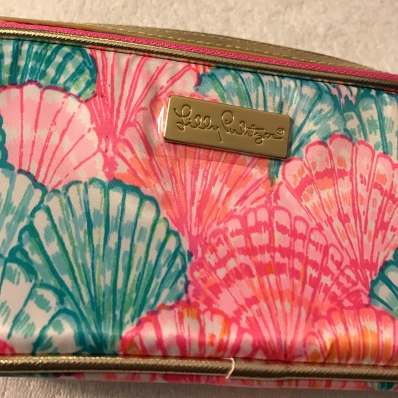 Lilly Pulitzer Bags - Lilly Pulitzer cosmetic bag - brand new! Lilly Pulitzer Bags - Lilly Pulitzer cosmetic bag - brand new!