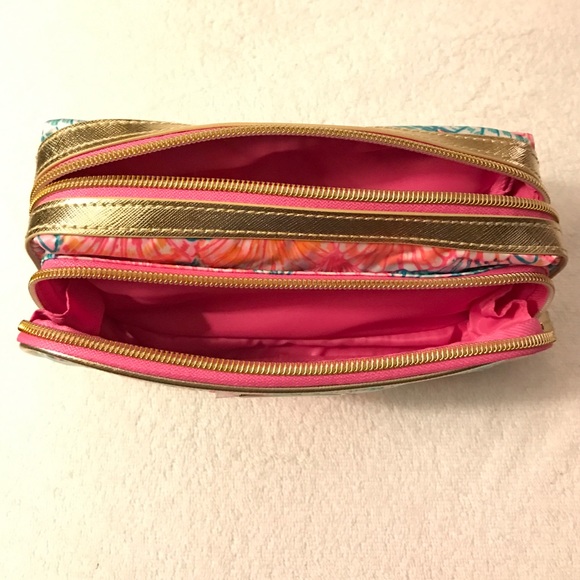 Lilly Pulitzer Bags - Lilly Pulitzer cosmetic bag - brand new! Lilly Pulitzer Bags - Lilly Pulitzer cosmetic bag - brand new!