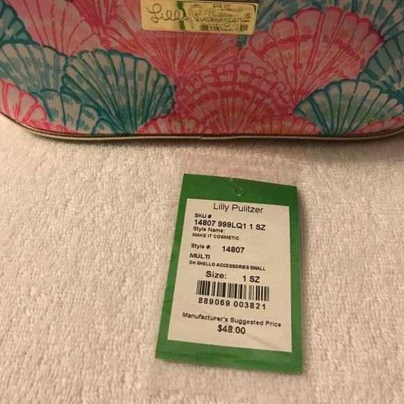 Lilly Pulitzer Bags - Lilly Pulitzer cosmetic bag - brand new! Lilly Pulitzer Bags - Lilly Pulitzer cosmetic bag - brand new!