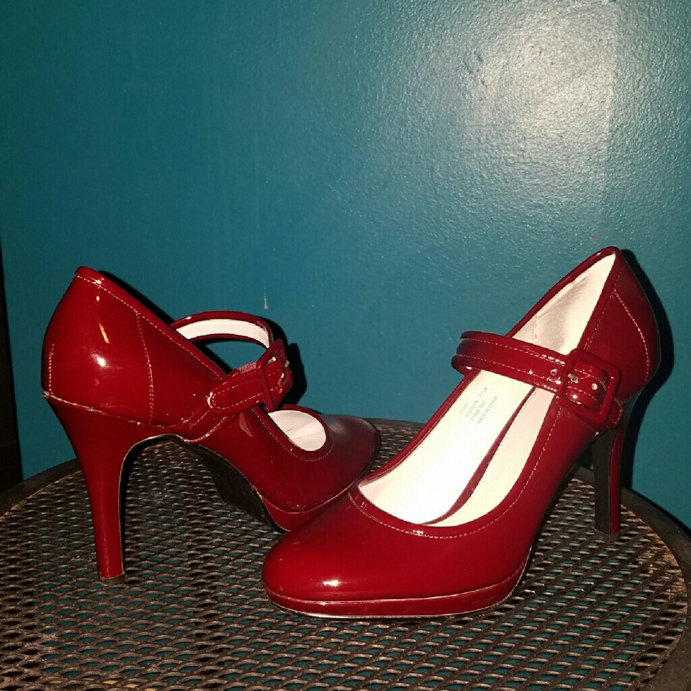 Calvin Klein burgundy heels