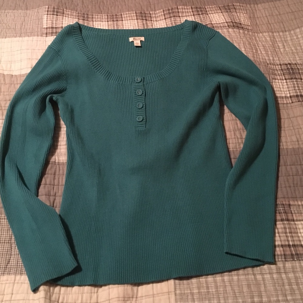 Adorable teal 'Bass' mid weight sweater