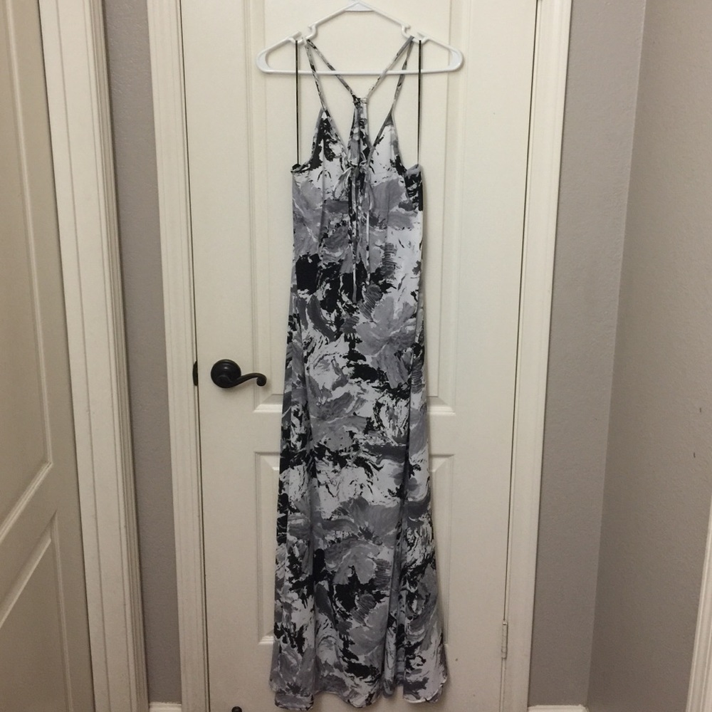 Long beautiful dress Size:M (NEW WITH TAG)