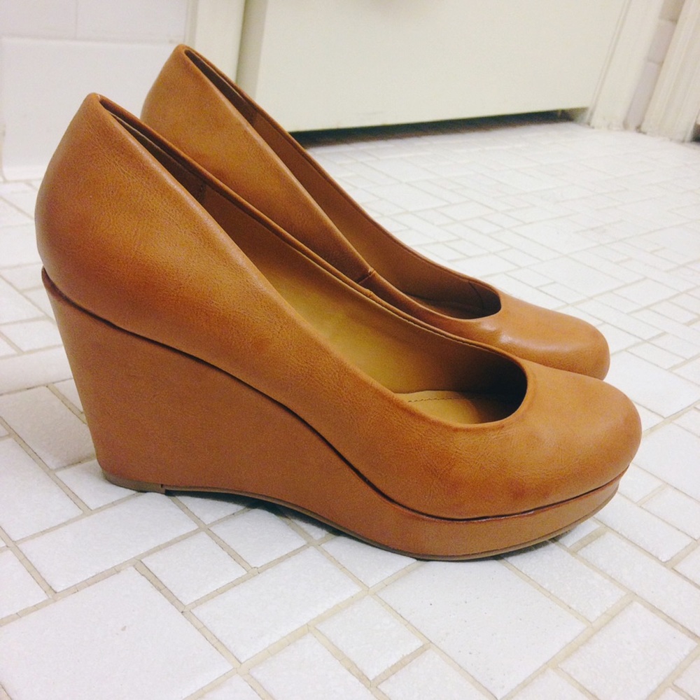 💫SALE💫 NWOT a.n.a Kenny Wedge Pumps