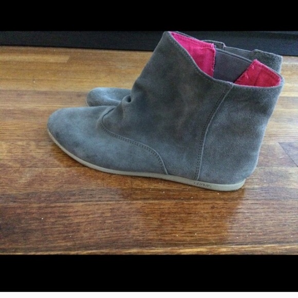 Gravis boots grey from Anthropologie - Picture 2 of 3