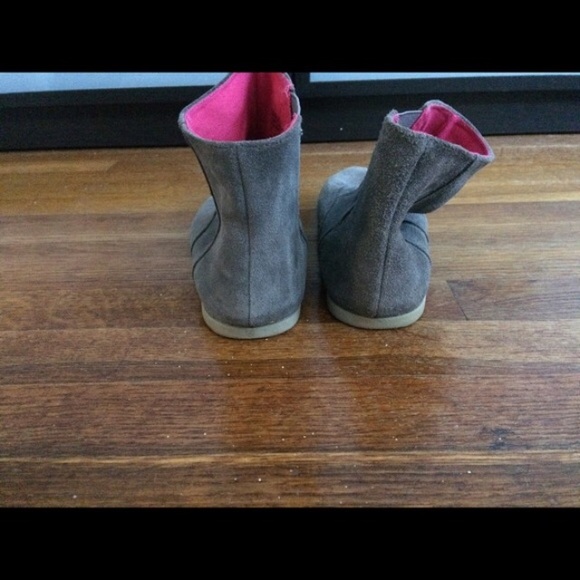 Gravis boots grey from Anthropologie - Picture 3 of 3