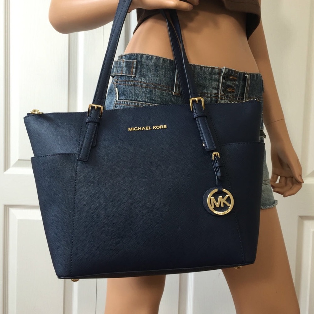 🔴🔴SOLD🔴🔴MK MICHAEL KORS Jet Set Saffiano Tote