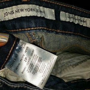 Jones new York size 2 Lexington straight jeans