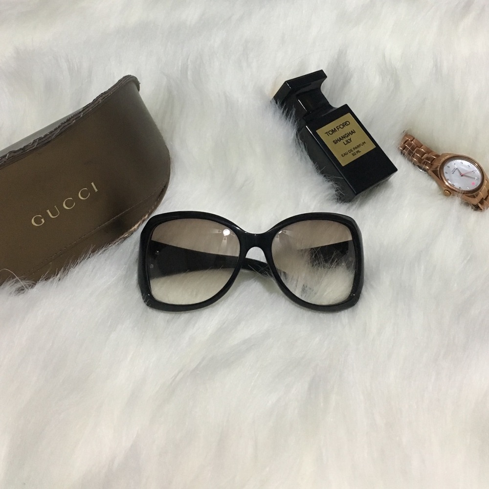 Gucci sunglasses 2938 in black