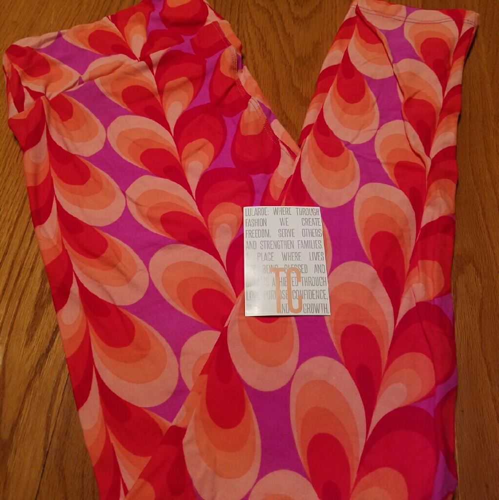 LULAROE TC VALENTINES  LEGGINGS