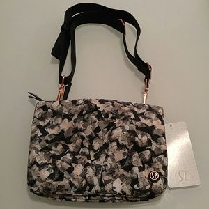 Lululemon Hip To Be Free Bag