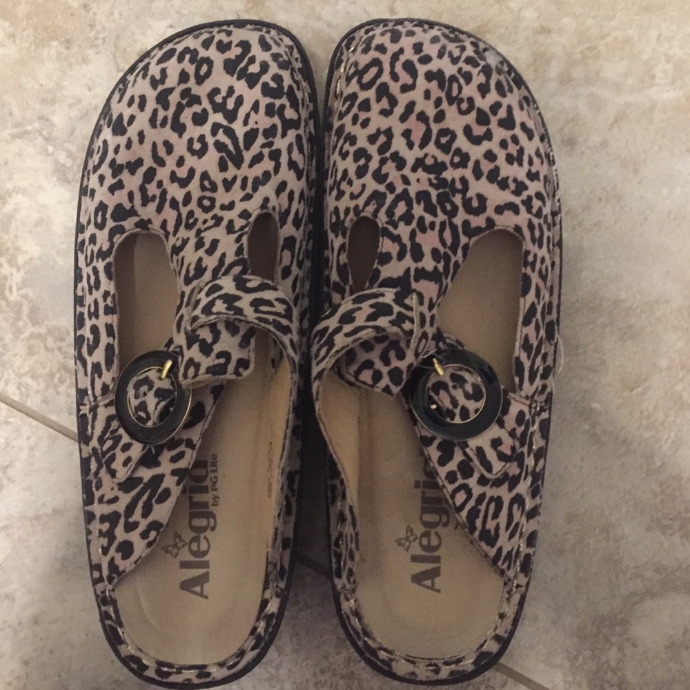 New without tags Alegria by PG clogs