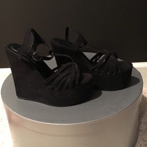 Black wedge heels
