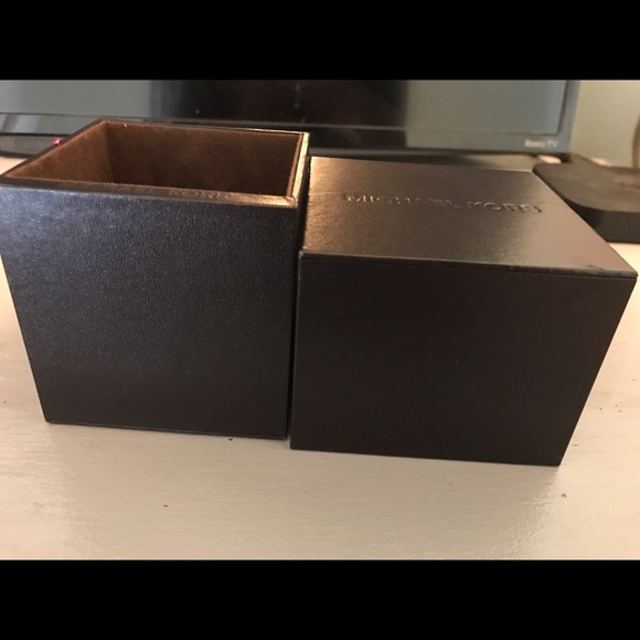 Micheal Kors Watch main image 6