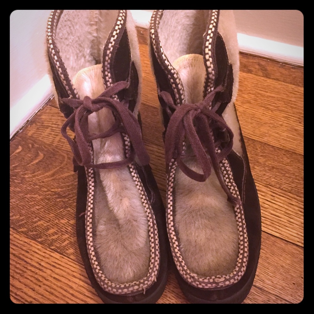 Vintage Ski Lounger fleece lined fur boots.