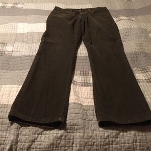 Men's Eddie Bauer olive green corduroys 33 x 32