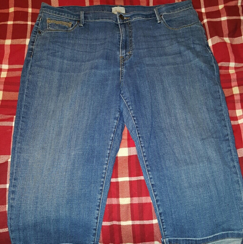 Levi's 515 style Capri's. Size 16