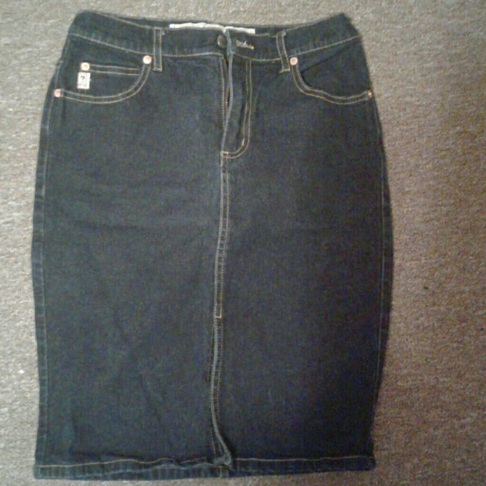 Denim skirt