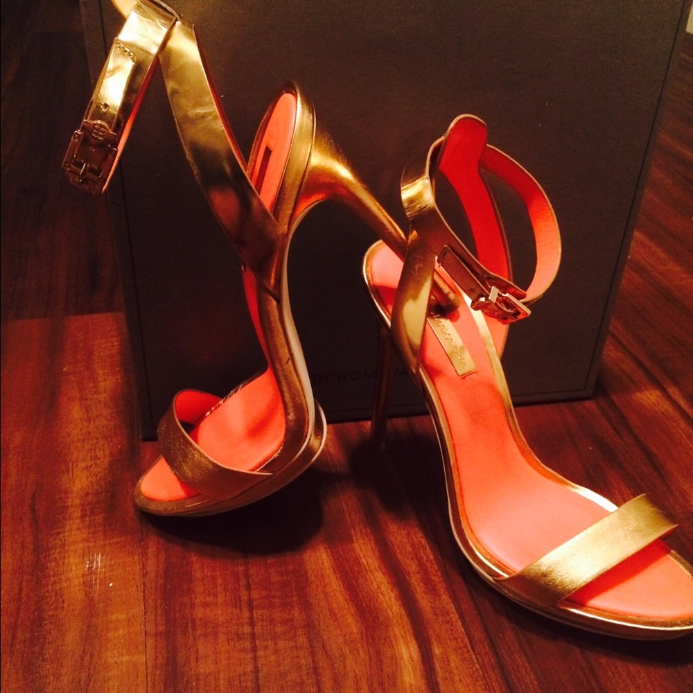 *Reduced*Ultra Sexy Heels by BCBGMAXAZRIA
