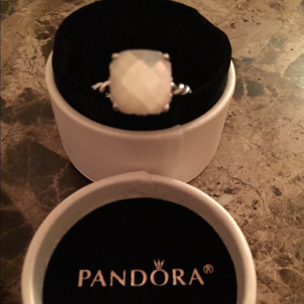 Authentic Pandora Ring. *SINCERITY*