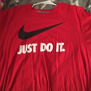 nike t-shirt