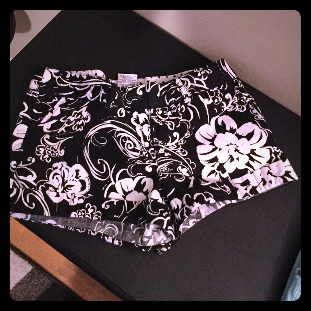 Women's/junior shorts