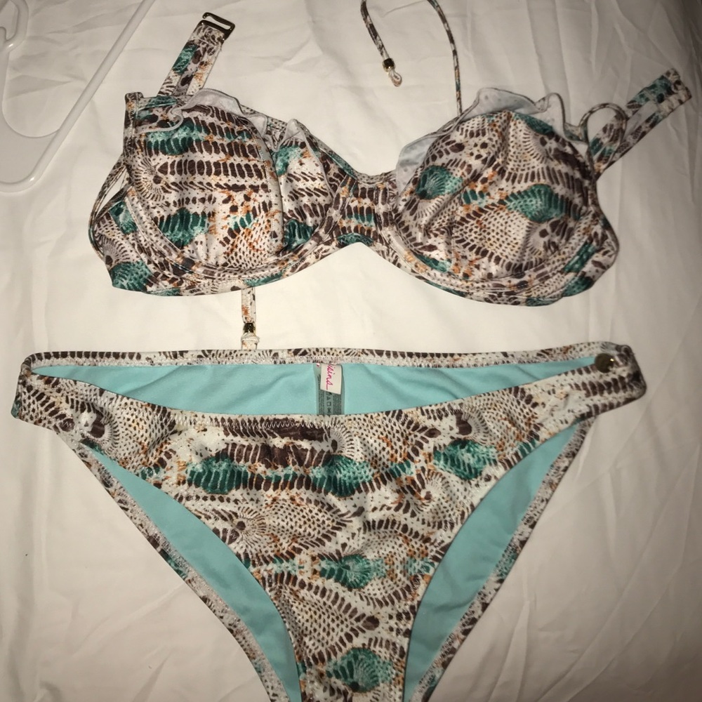 Bathing suit
