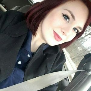 Meet your Posher, Elizabeth