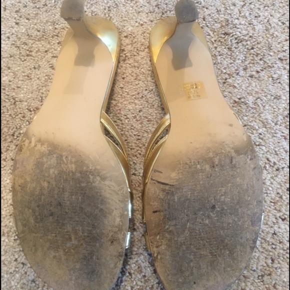 Steven Madden Gold Kitten Heels size 10 - Picture 3 of 4