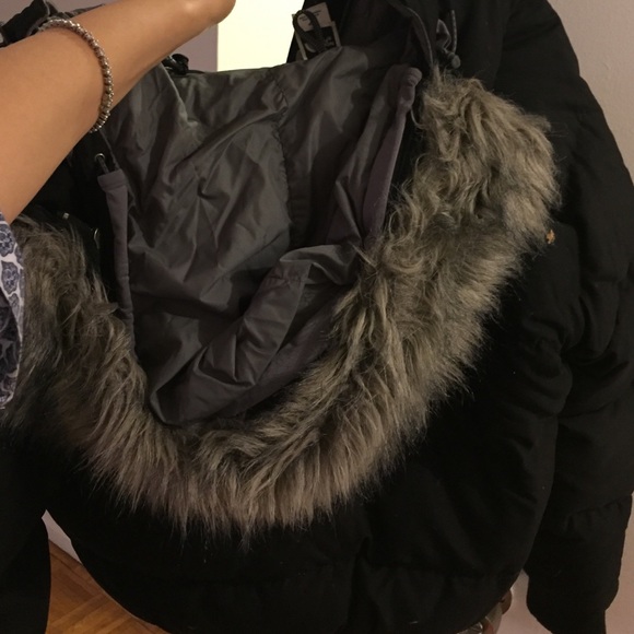 North face puffer jacket - Picture 2 of 5