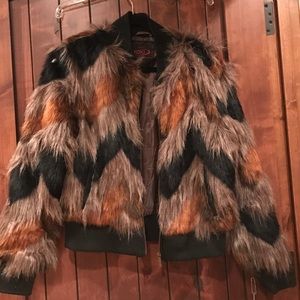 New Faux fur jacket sz L