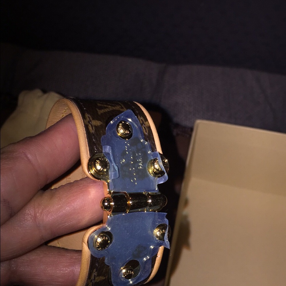 Louis Vuitton monogram bracelet - Picture 2 of 4
