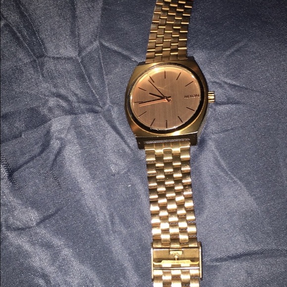 Nixon watch - Picture 3 of 3