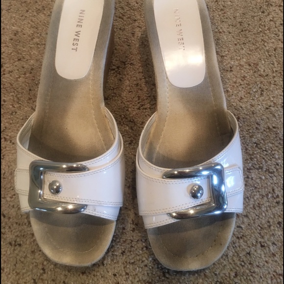 Steve Madden White Patent Leather Slides - Picture 2 of 4