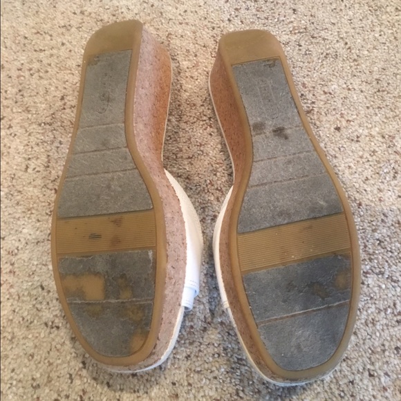 Steve Madden White Patent Leather Slides - Picture 3 of 4