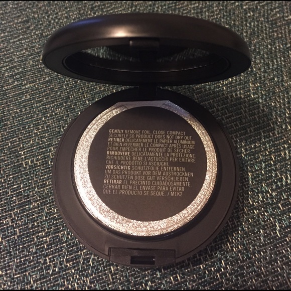 Mac Studio Tech Foundation NW47 Brand New - Picture 7 of 8