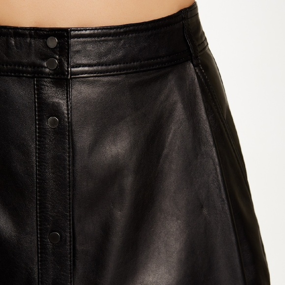 Vince Snap Button Black Leather Skirt - Picture 2 of 4