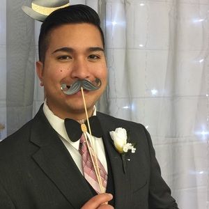 Meet your Posher, Elliott