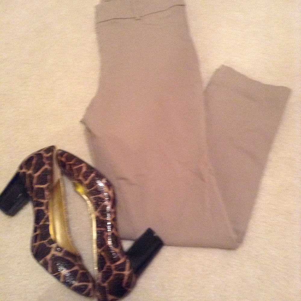 AB Studio Skinny Crop Pants