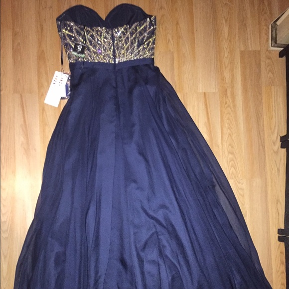 Gown - Picture 2 of 2