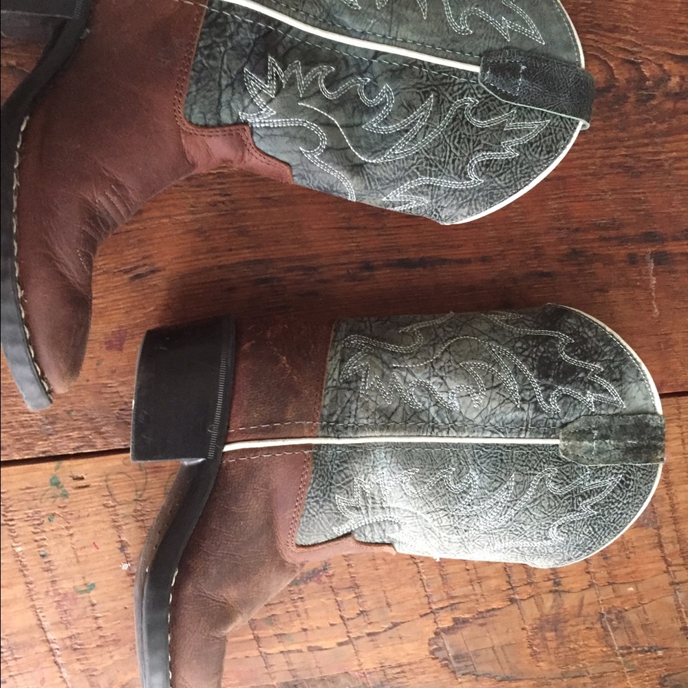 Cow Girl Boots - Picture 2 of 4